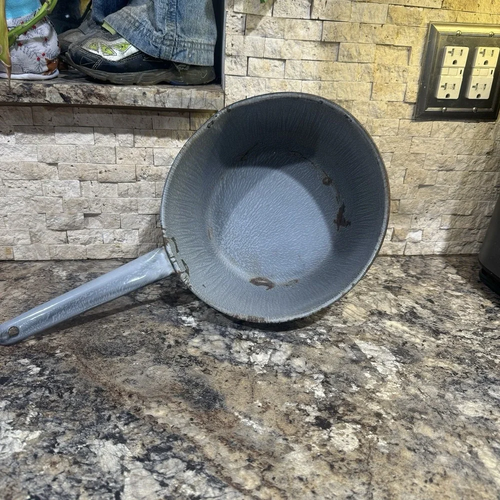 VTG Farmhouse Primitive‎ Speckled Gray Enamelware/Graniteware Sauce Pan Pot